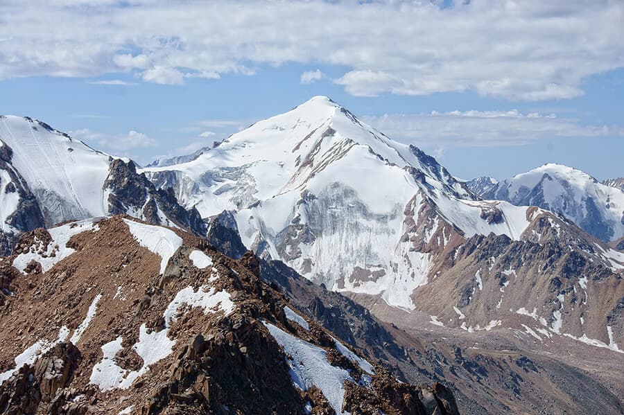 Пик Титова (3850 м) at Almaty Berge - näher als sie scheinen, Kazakhstan