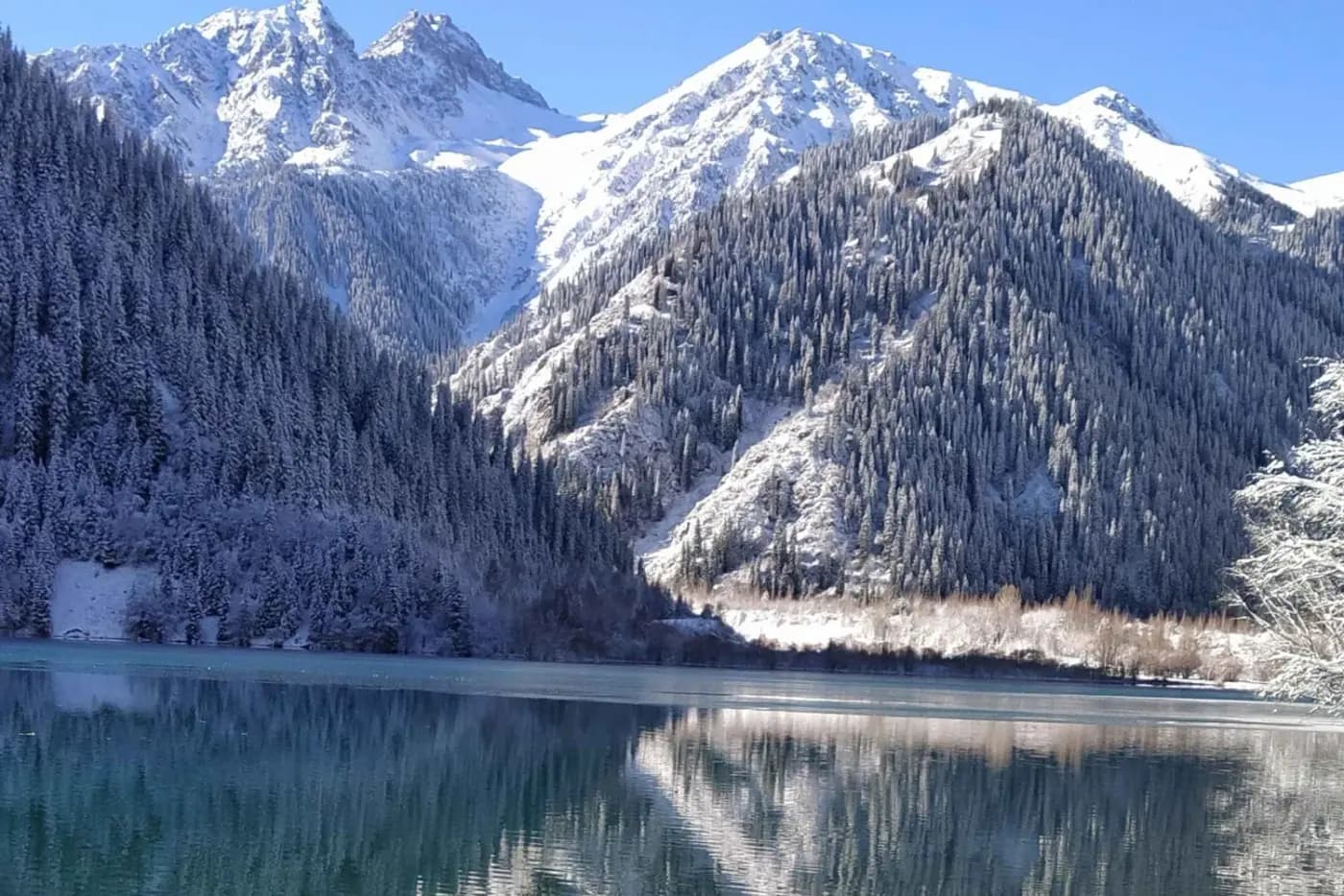 Lago Issyk (Esik) landscape in Kazakhstan