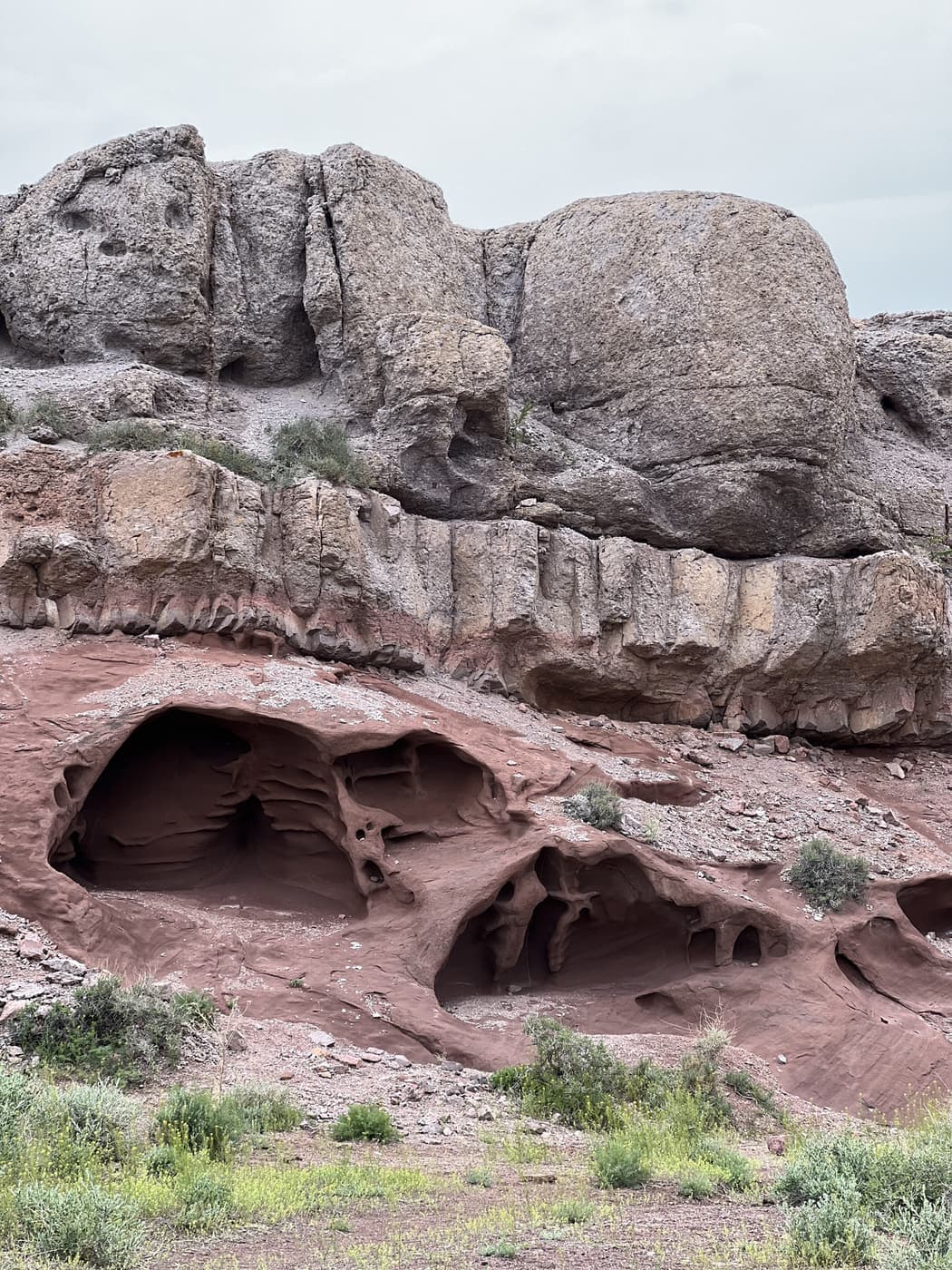 卡图塔乌山在阿尔廷-埃梅尔国家公园 travel scenery in Kazakhstan